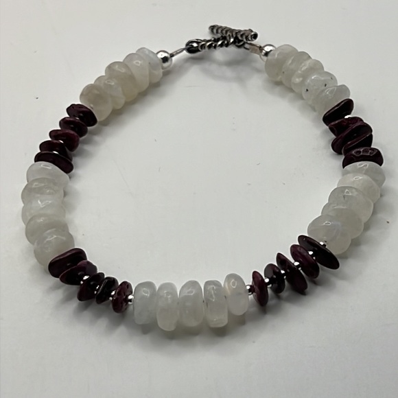 PURPLE SPINY OYSTER, MOONSTONE, AND STERLING SILVER BRACELET - Picture 13 of 14